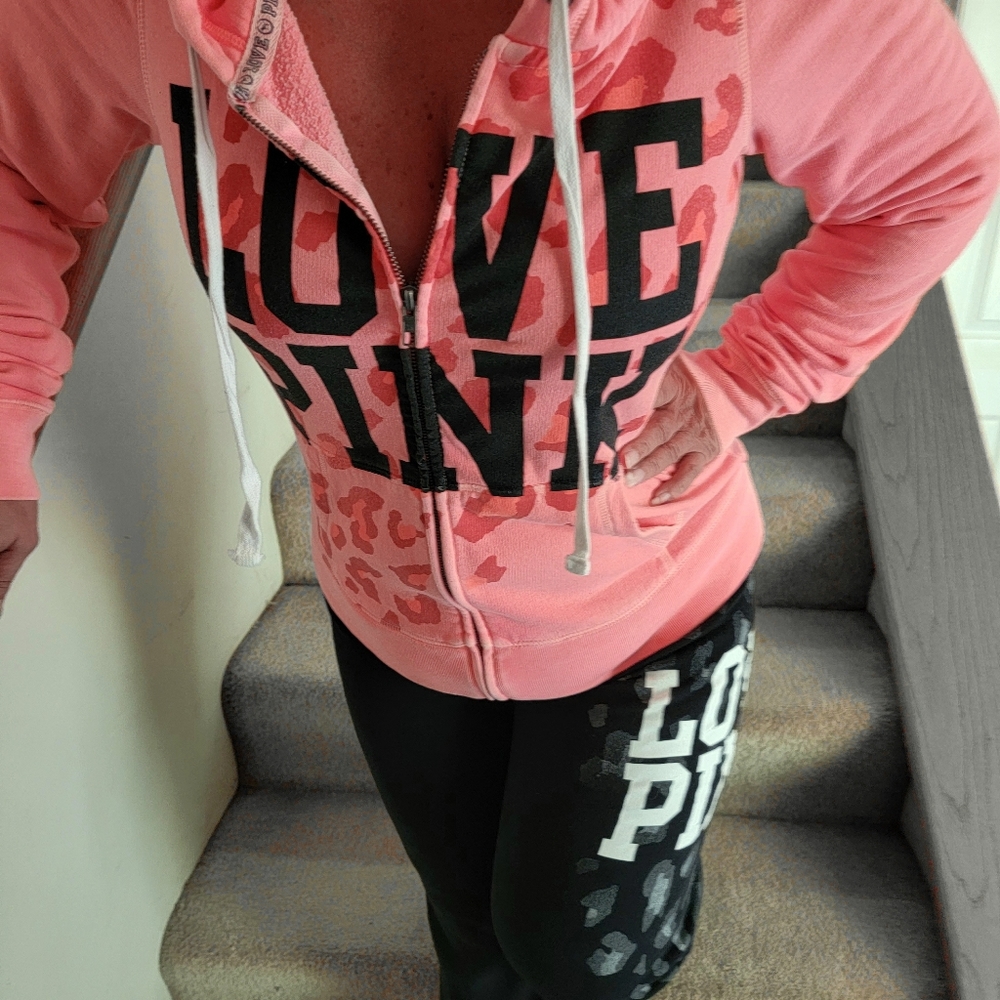 OUTFIT!! Victoria’s Secret Pink Leopard
